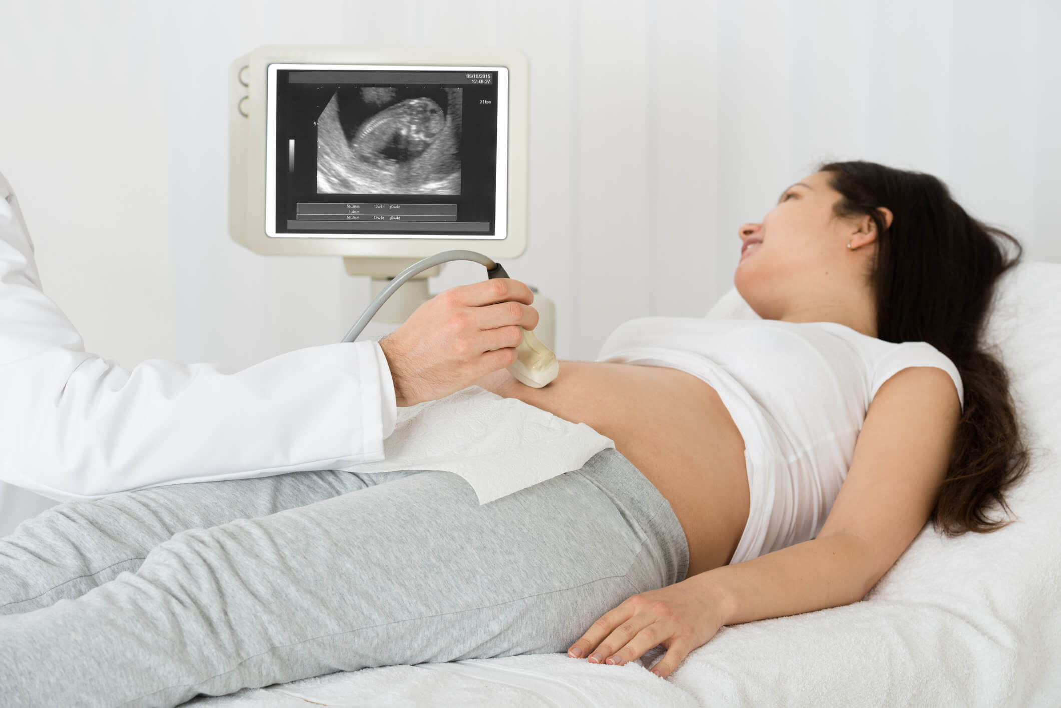 Echographie de grossesse : à quel mois, obligatoires, prix ?